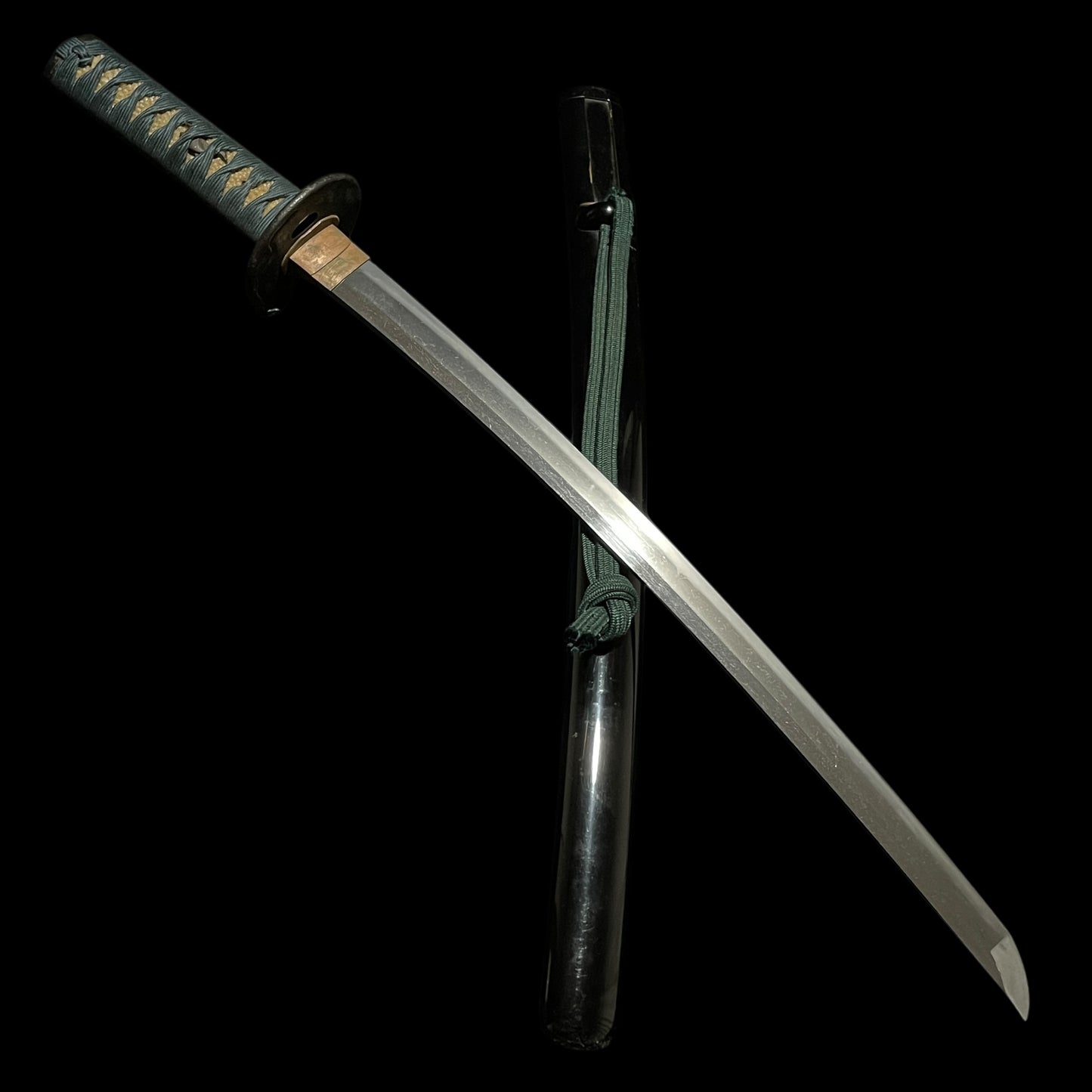 Nobukuni 信国 signed Wakizashi, Beautiful Fuchi, Muromachi period