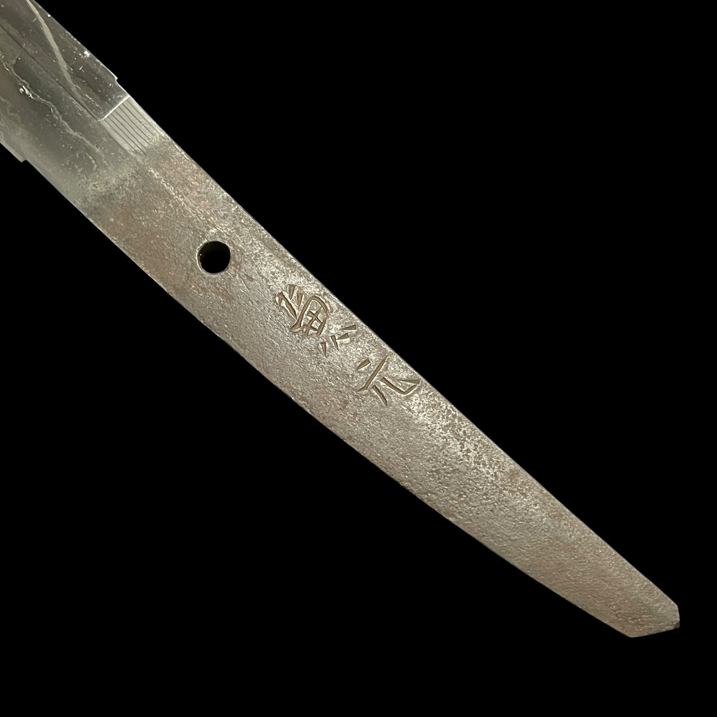 KOGARASUMARU-ZUKURI 小烏丸造 Long Wakizashi, Kanemoto 兼元 signed, Muromachi period