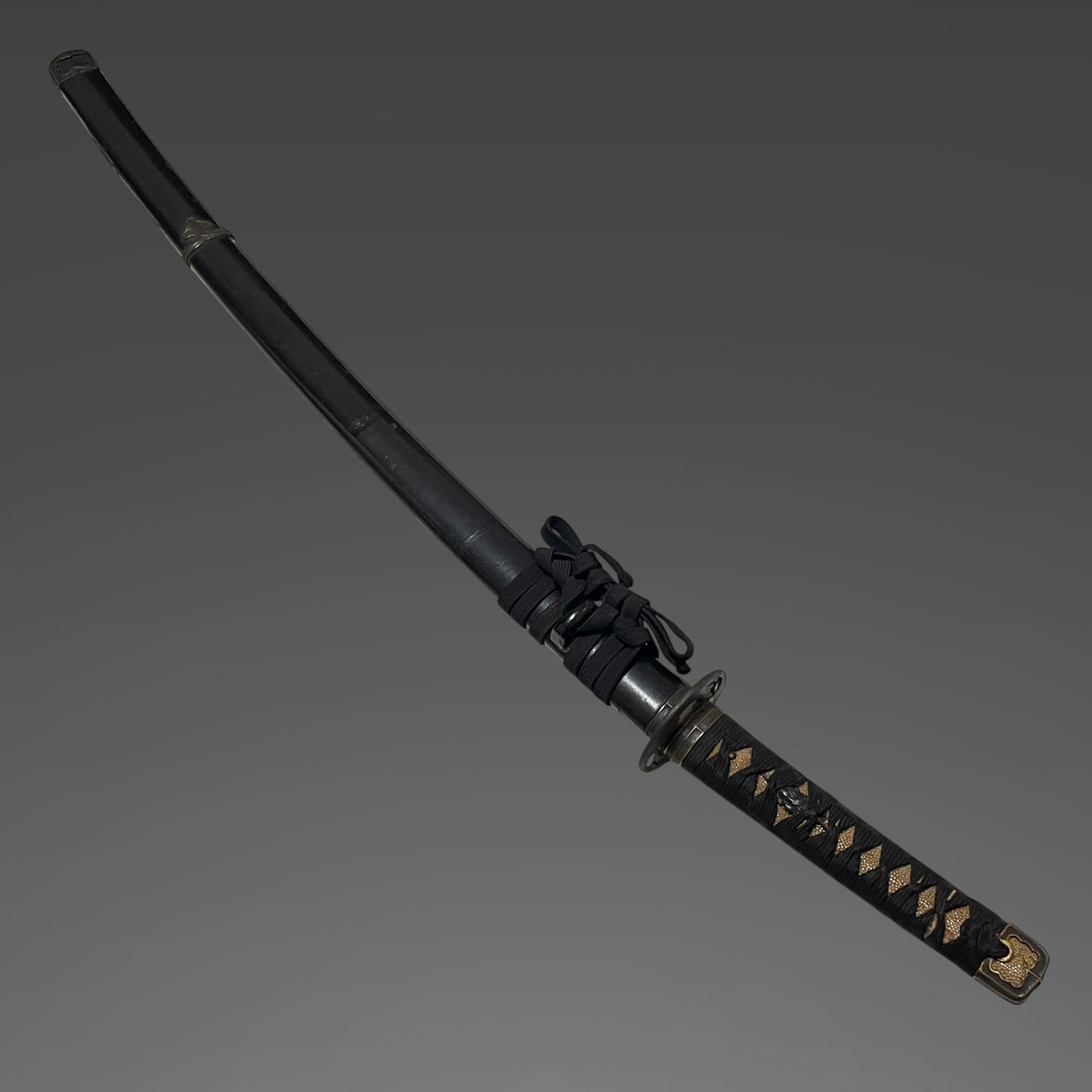 KAMAKURA period Tegai 手掻 Wakizashi, Handachi Koshirae, NBTHK Certificate, with Shirasaya