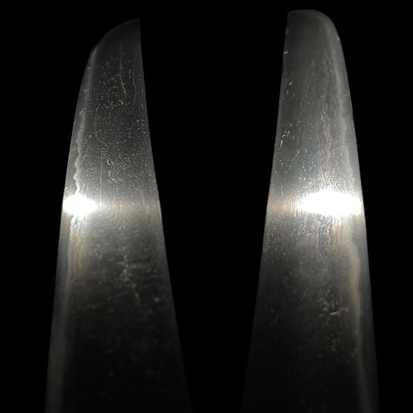 Heavy Aikuchi TANTO,  Sekishuju Kiyoshige 石州住清重 signed, with Kozuka, Edo period