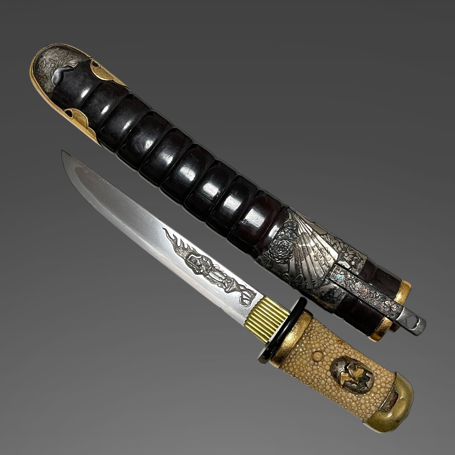 HORIMONO 彫物 Tanto, Fudo-Myoo 不動明王, with Kozuka Kogai, Edo period mumei