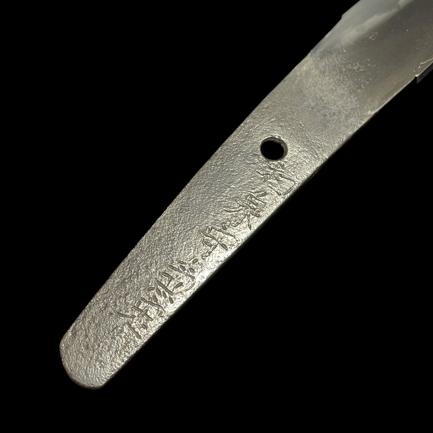 Radensaya 螺鈿鞘 Wide Hirazukuri Wakizashi, Izuminokami Kanesada signed, Plum Fittings