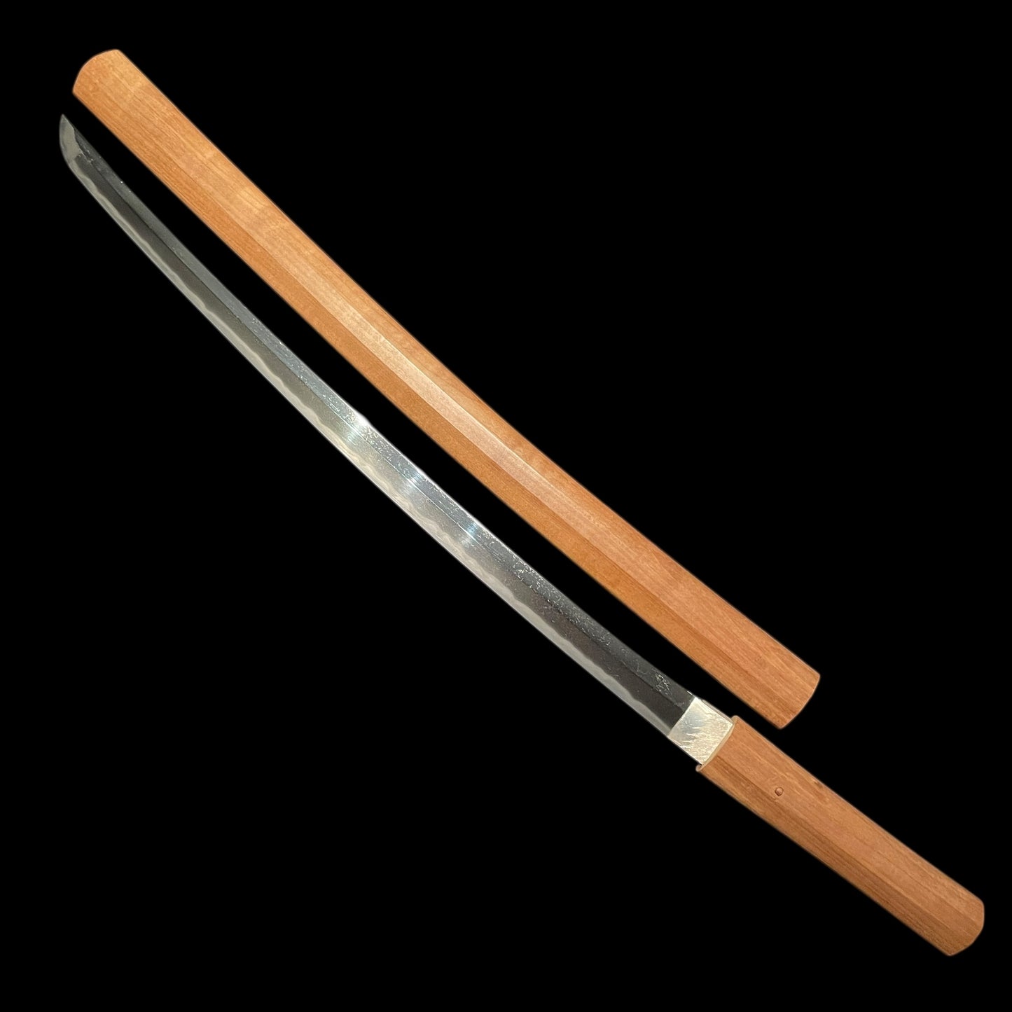 KIKUMON 菊紋 Chrysanthemum crest Long Wakizashi, Wide and Thick blade, Edo period