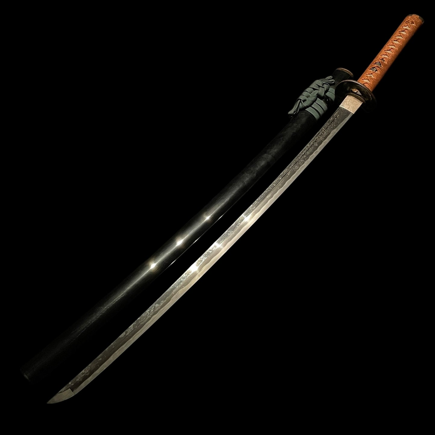 Daruma Fitting KATANA, Shell Tsuba, Gunome-Hamon, Edo period mumei