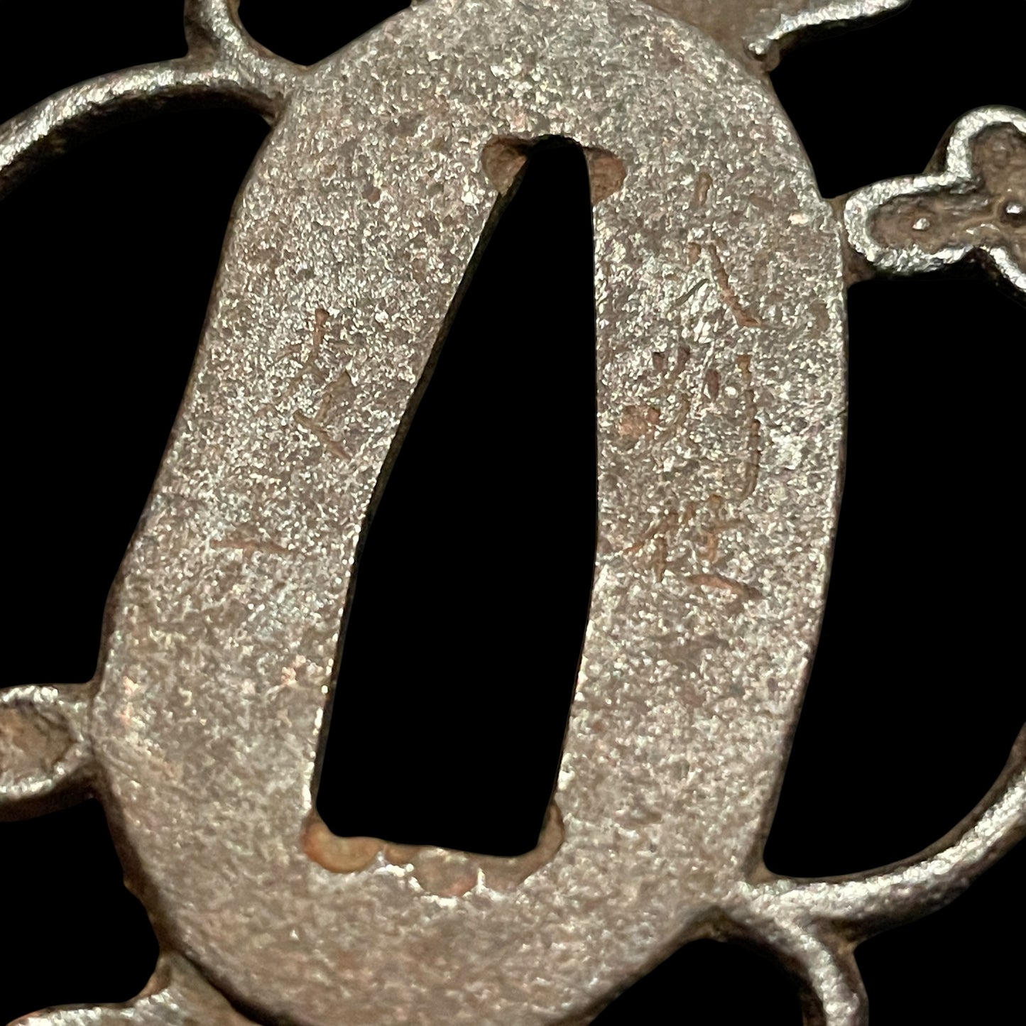 竹虎 Bbamboo and Tiger Fuchikashira, Edo period WAKIZASHI, signed TSUBA