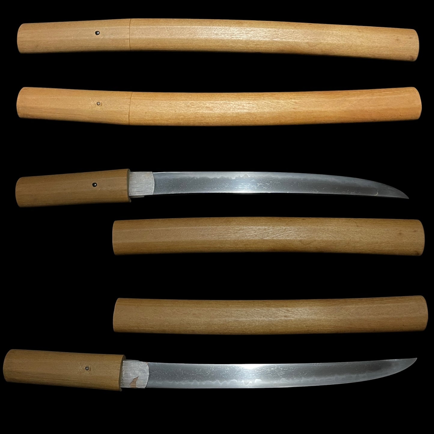 GUNOME-HAMON 互目刃文 TANTO, Kanekiyo 兼清 signed, Muromachi period