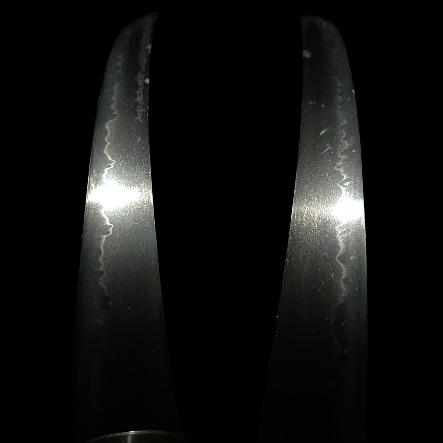 Sukesada 祐定 signed Aikuchi Koshirae Sunnobi-TANTO, Copper Fittings with Kozuka