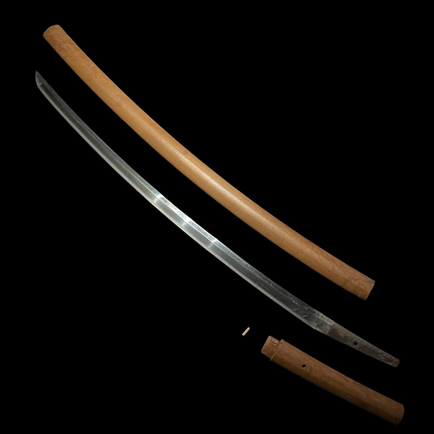 Koshizori 腰反り KATANA in Shirasaya, KOTO Muromachi period or earlier