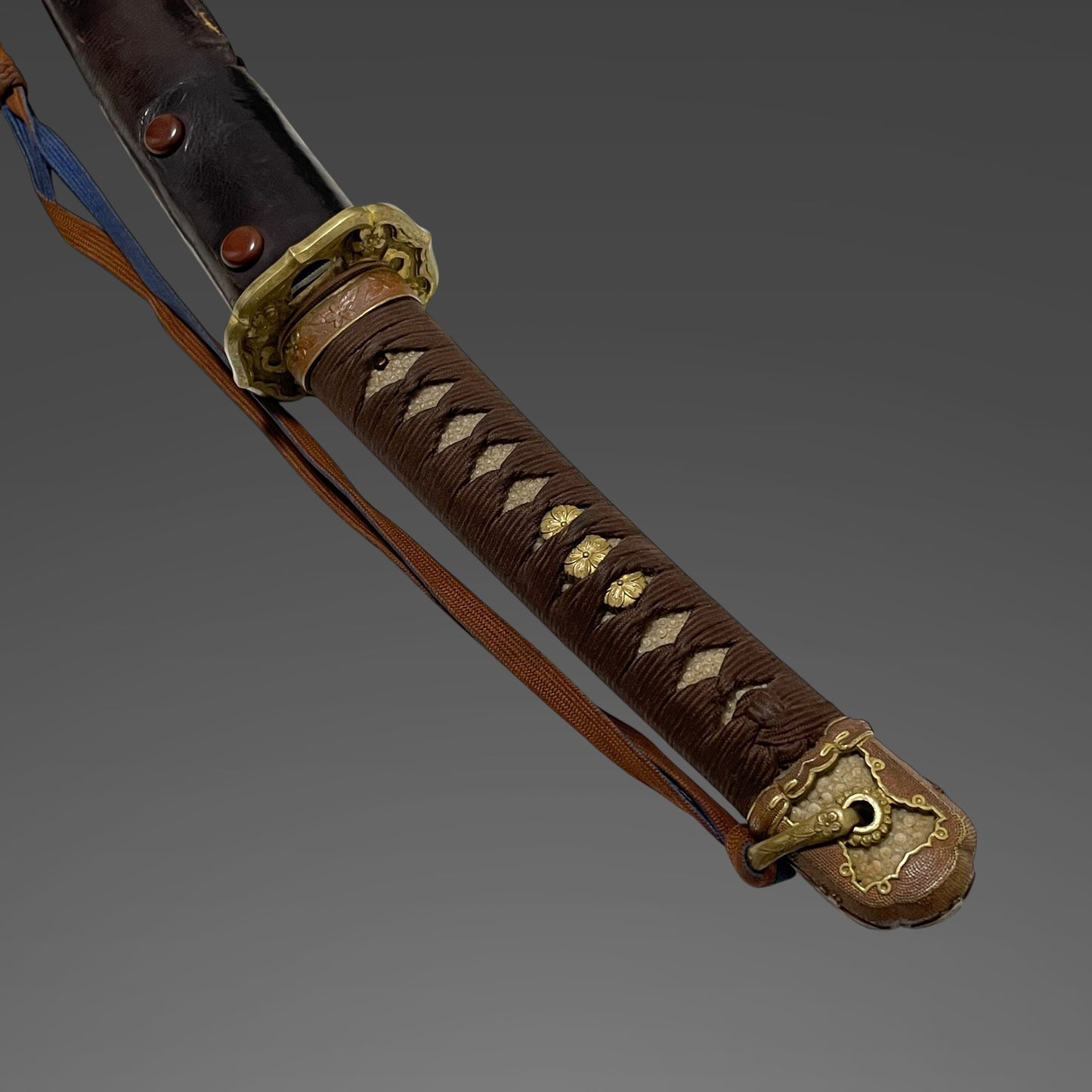 Short GUNTO 短寸軍刀 with Tassel, 大反り Oozori, WW2 Japanese Army Officer Sword