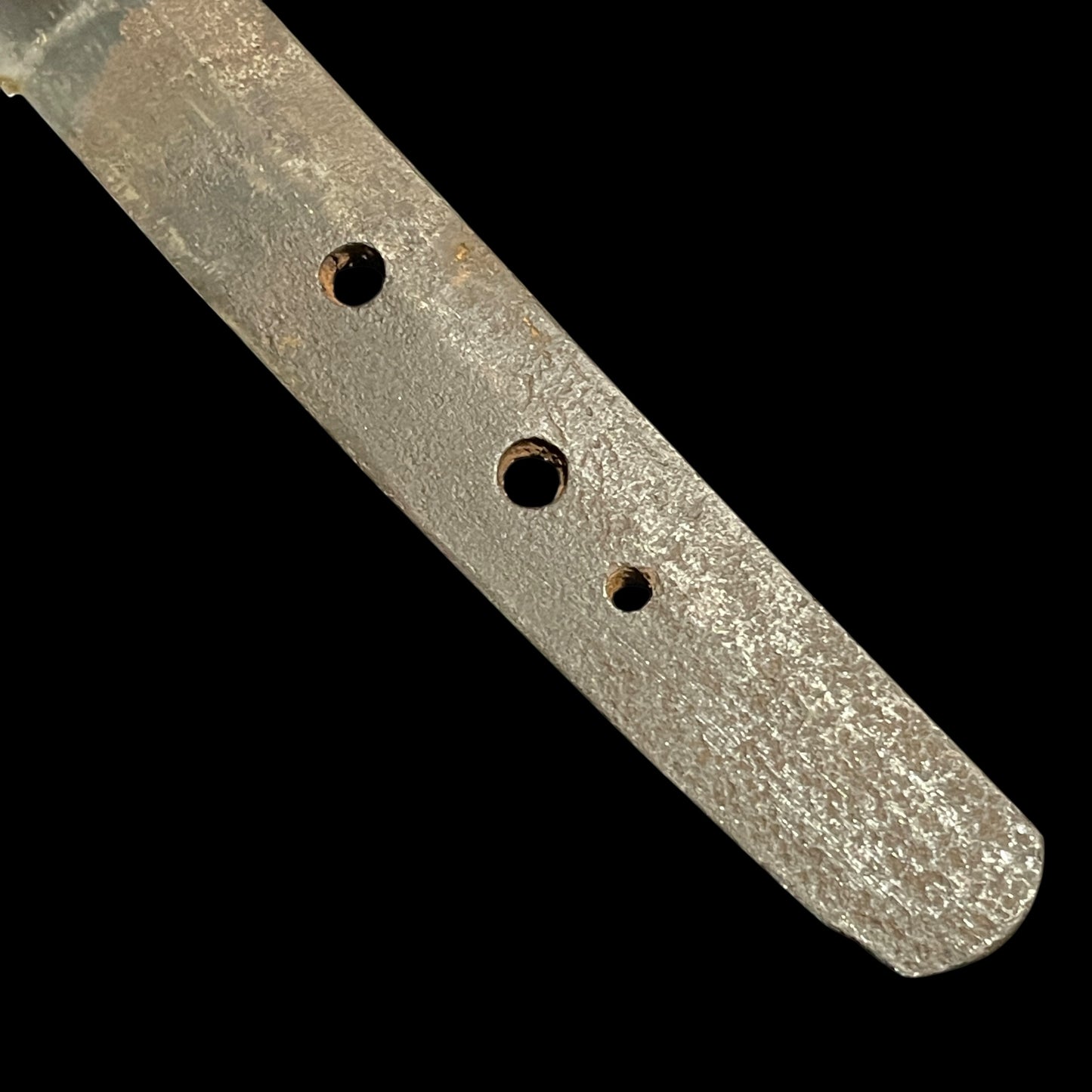 Red Wakizashi, Bishuosafune Norimitsu / February 1476 signed, Muromachi period