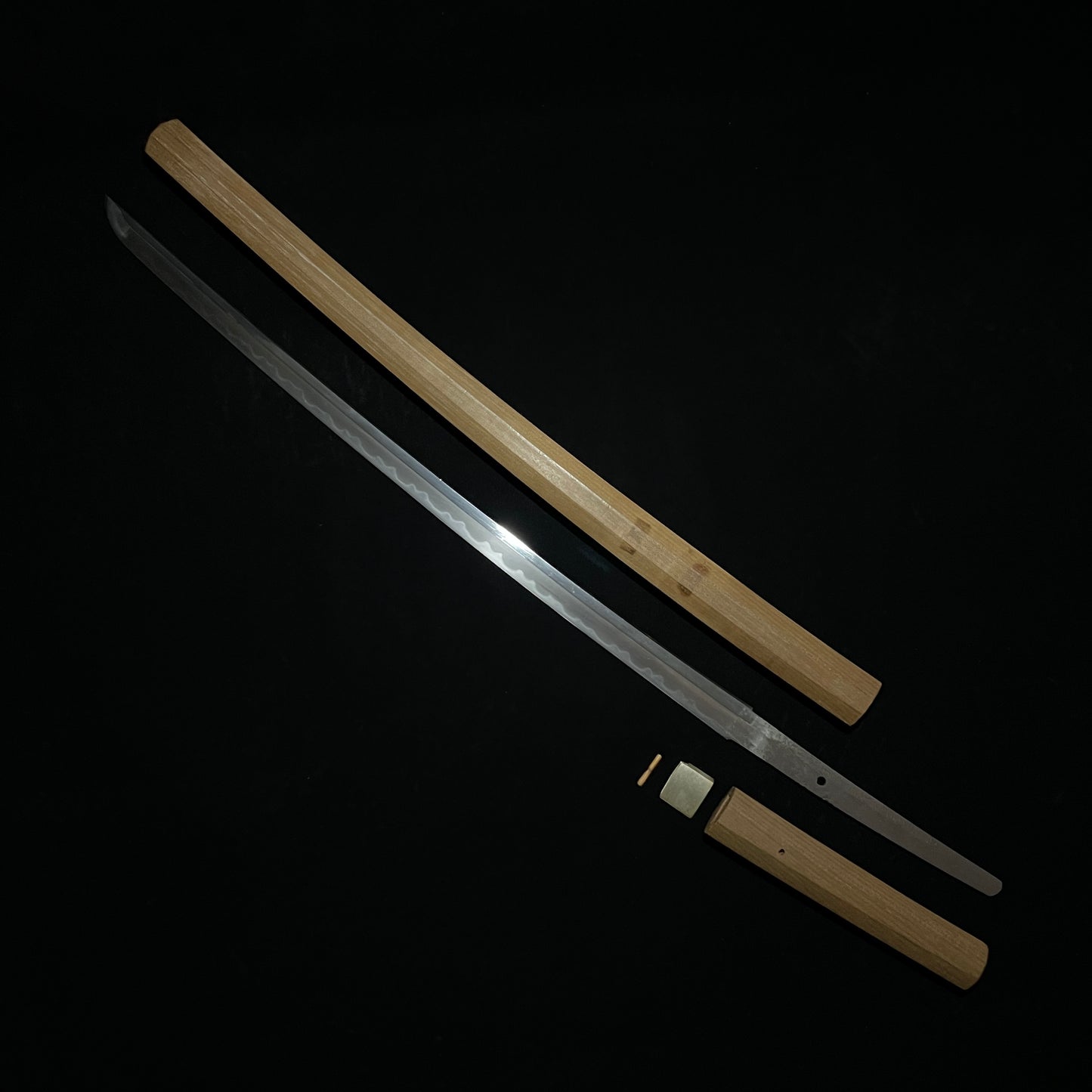 Heavy KATANA in Shirasaya, Noshusekiju Kanefusa 濃州関住兼房 signed, Showa period