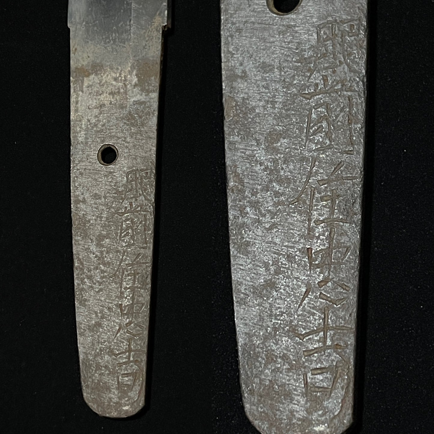 Shonogizukuri TANTO 肥前忠吉 Hizen Tadayoshi signed, Ookissaki, Edo period