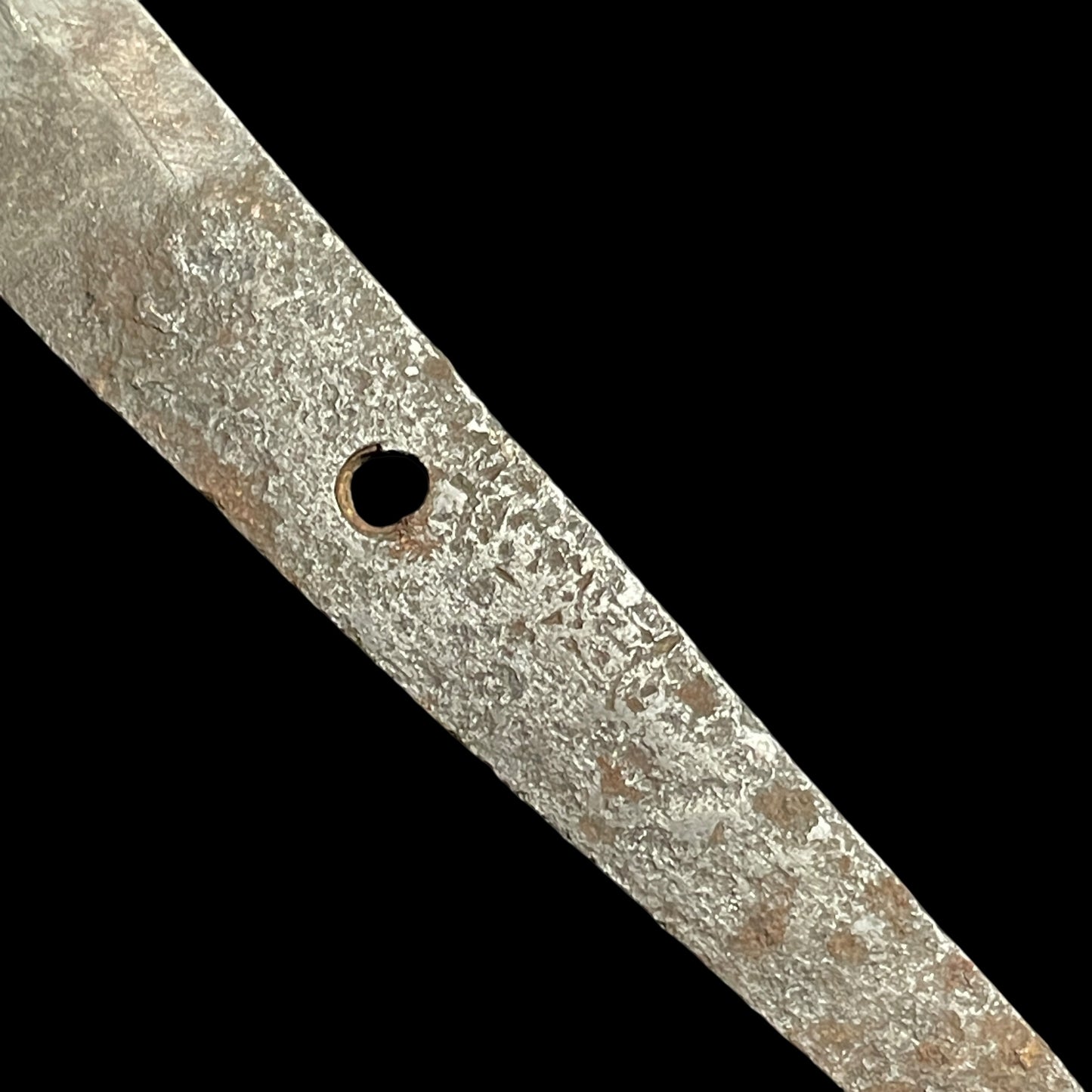 Yoshimichi 吉道 signed Long WAKIZASHI, Gunome-Hamon 互目刃文, Edo period