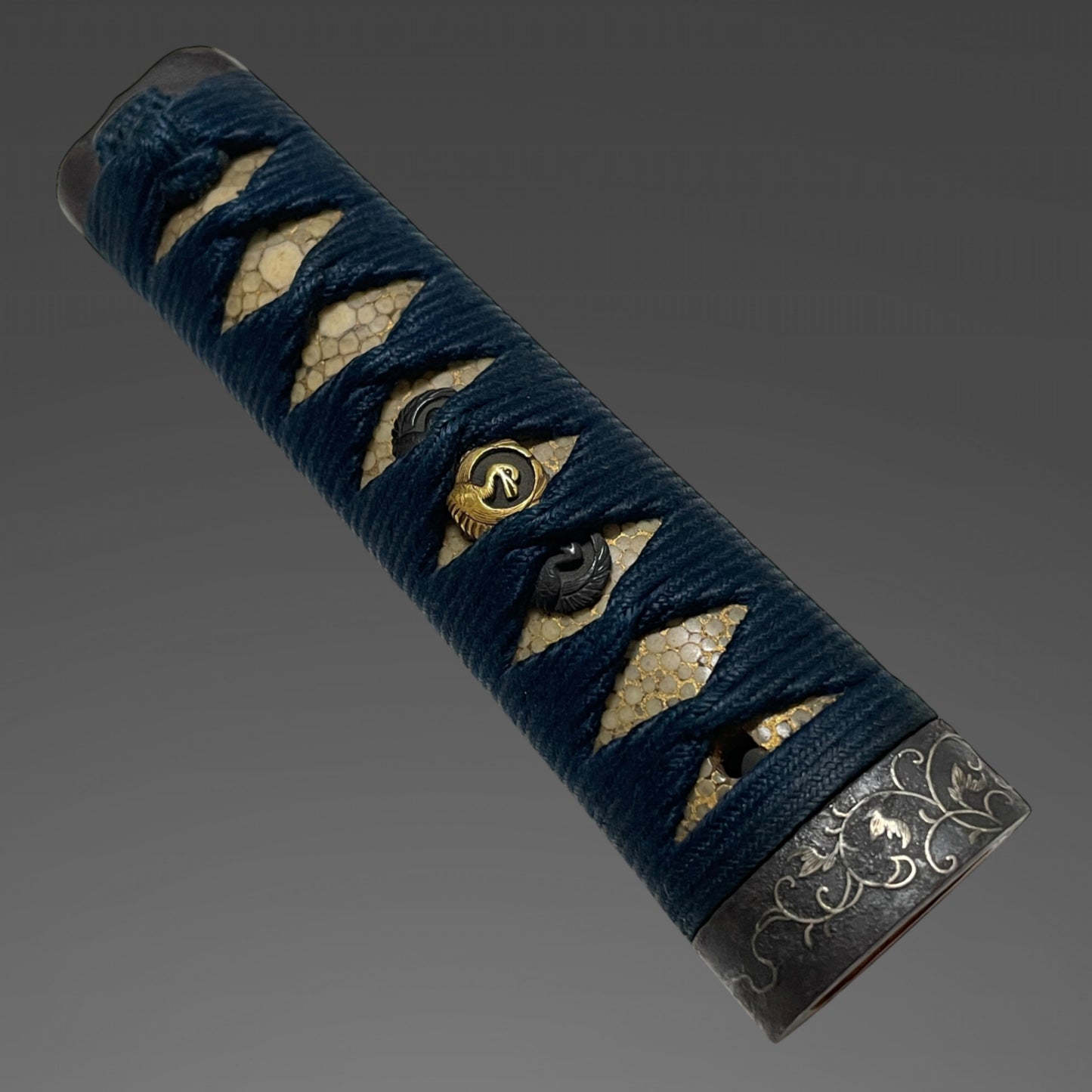 High-grade fittings Wakizashi, Tanshuju Nobuyuki signed Tsuba, Edo period mumei