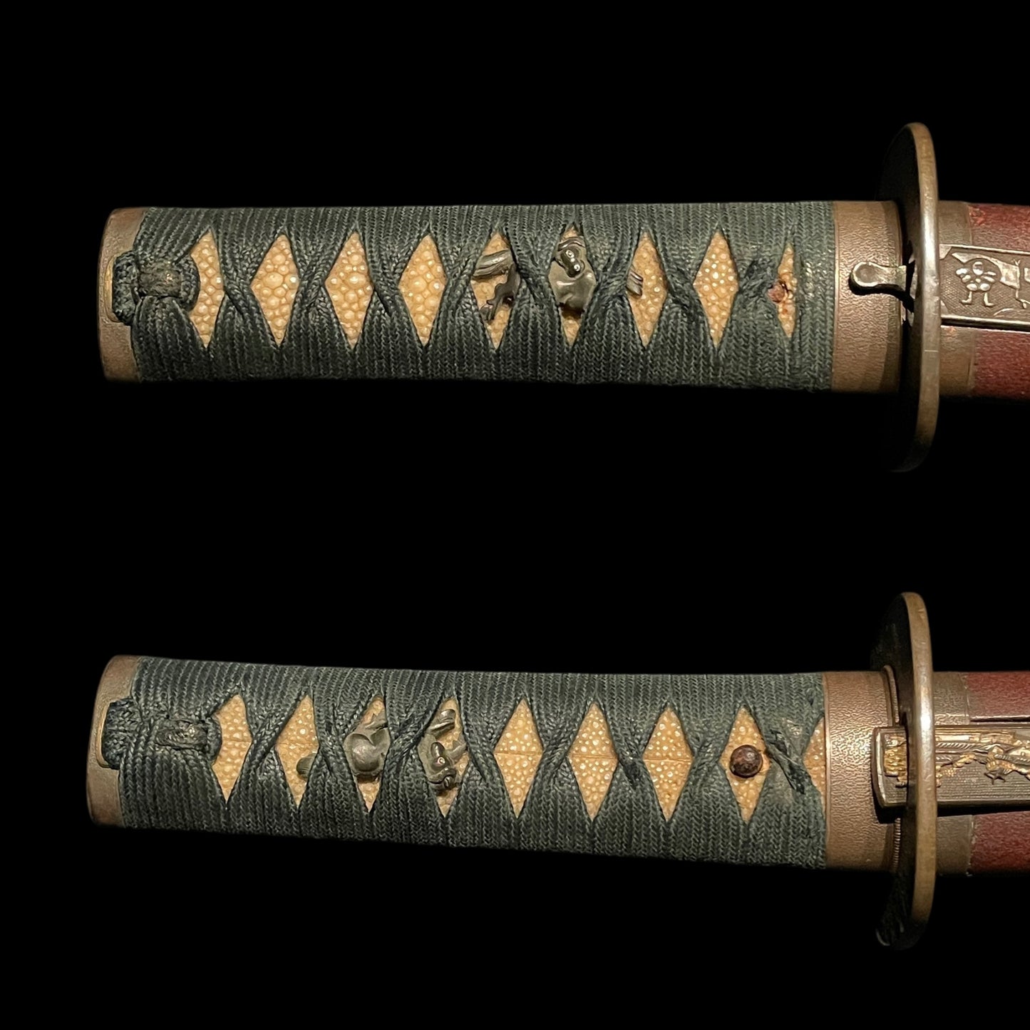 Wide Hirazukuri Wakizashi with Kozuka Kogai, Edo period mumei