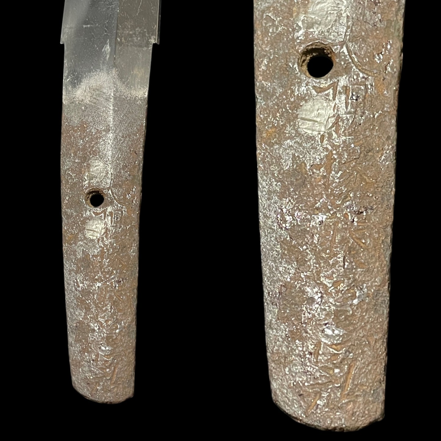 Shobuzukuri Wide Wakizashi, Osumizo Fujiwara Masahiro signed, with Shirasaya