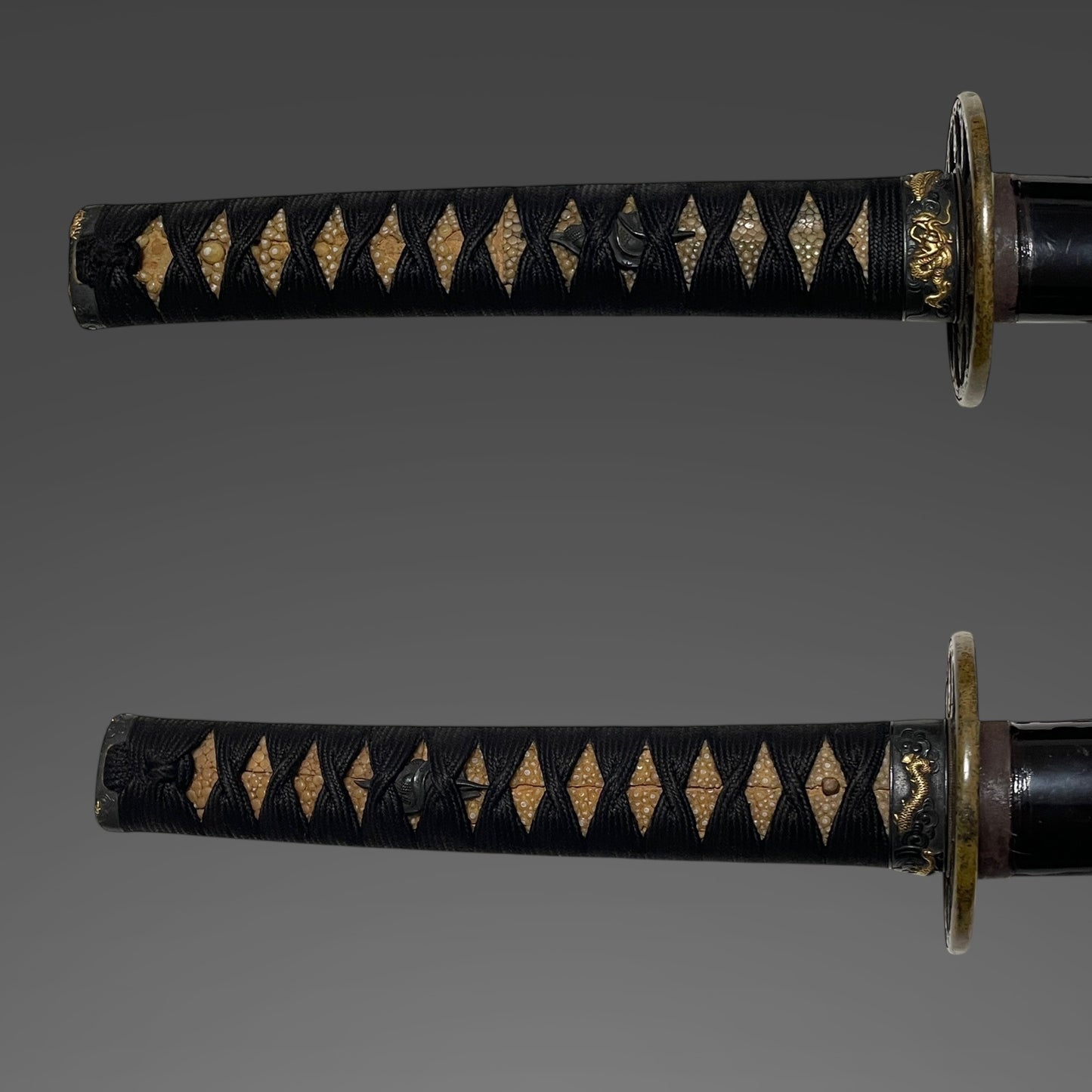 Dragon Fuchikashira, Long Wakizashi, 真鍮散鍔, Muromachi period mumei
