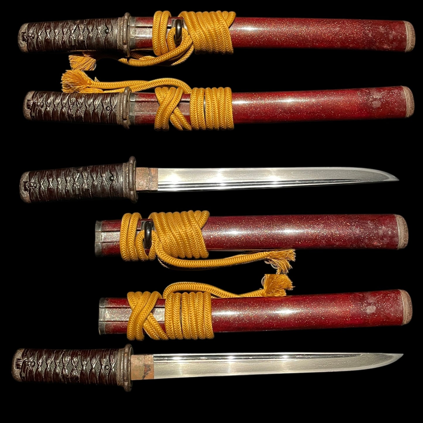 Masamehada 柾目肌 Red TANTO, Autumn leaves TSUBA, Muromachi period mumei