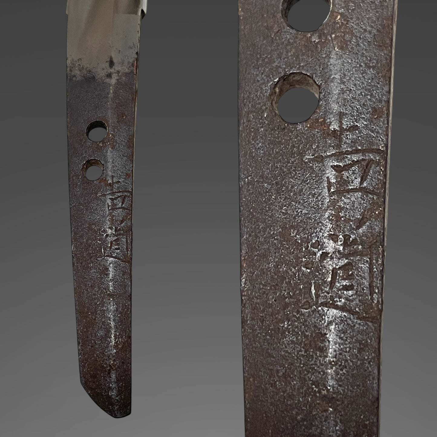 Wide Midare Hamon WAKIZASHI, Yoshimichi 吉道 signed, Edo period, Signed Tsuba