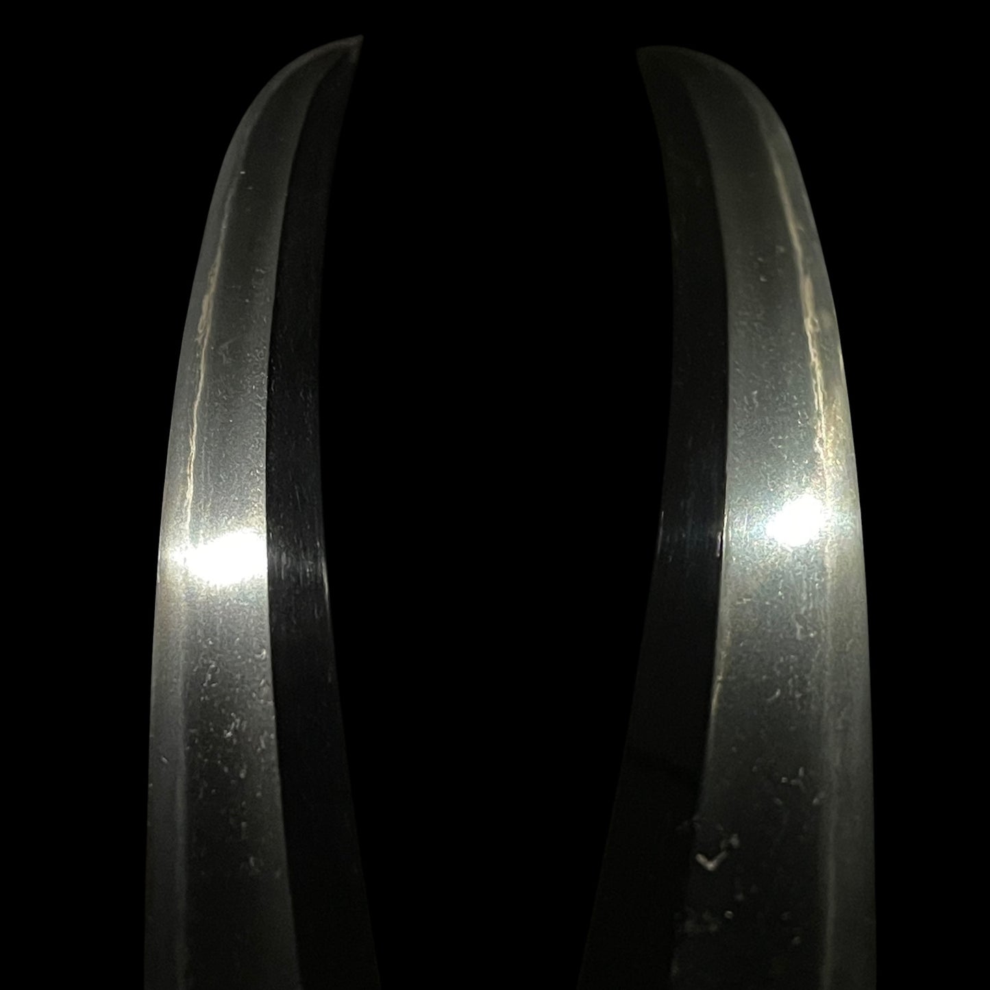 Kai-Mihara 貝三原 Shobuzukuri Wakizashi, Yoshinobu 好信 signed Fuchi,  Muromachi period