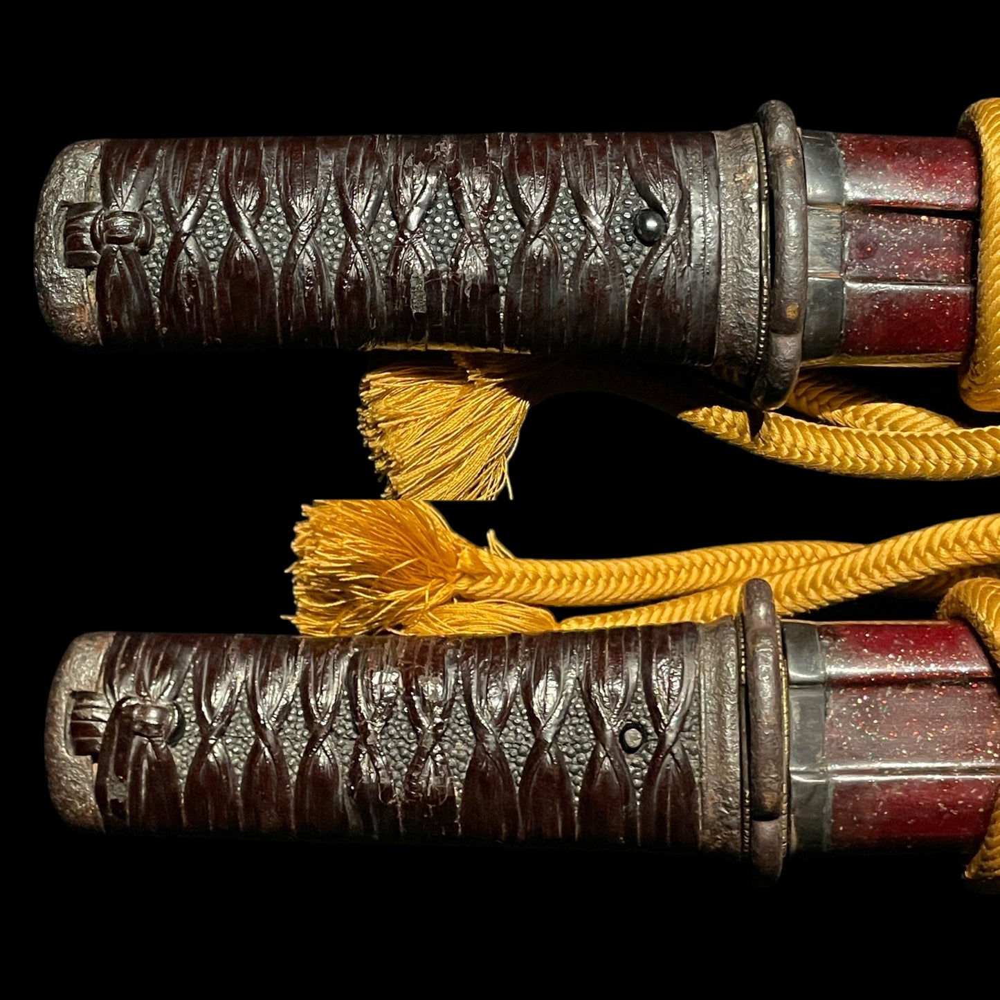 Masamehada 柾目肌 Red TANTO, Autumn leaves TSUBA, Muromachi period mumei