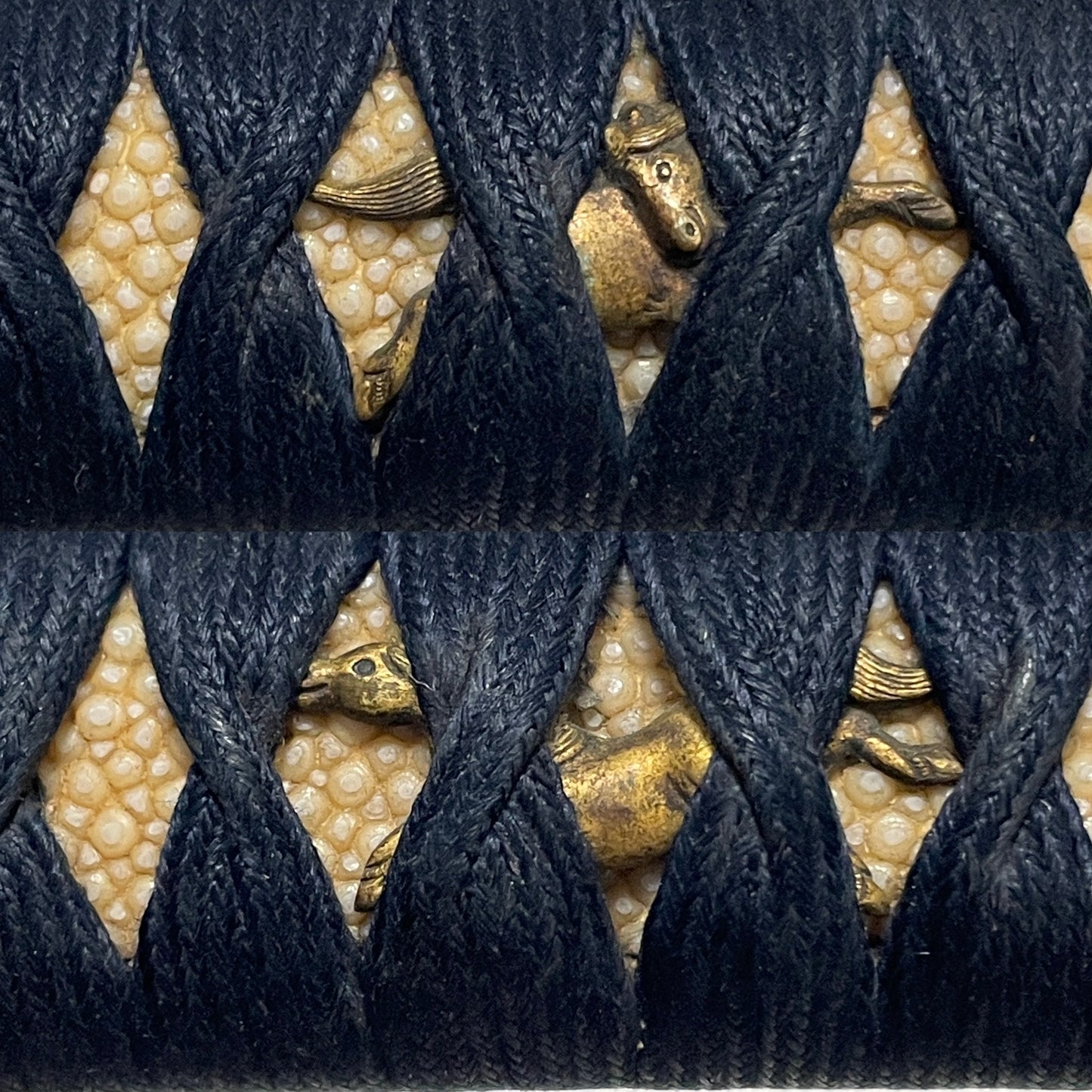 Long Black Wakizashi, Suguha 直刃, Gold inlay Fuchikashira, Edo period mumei