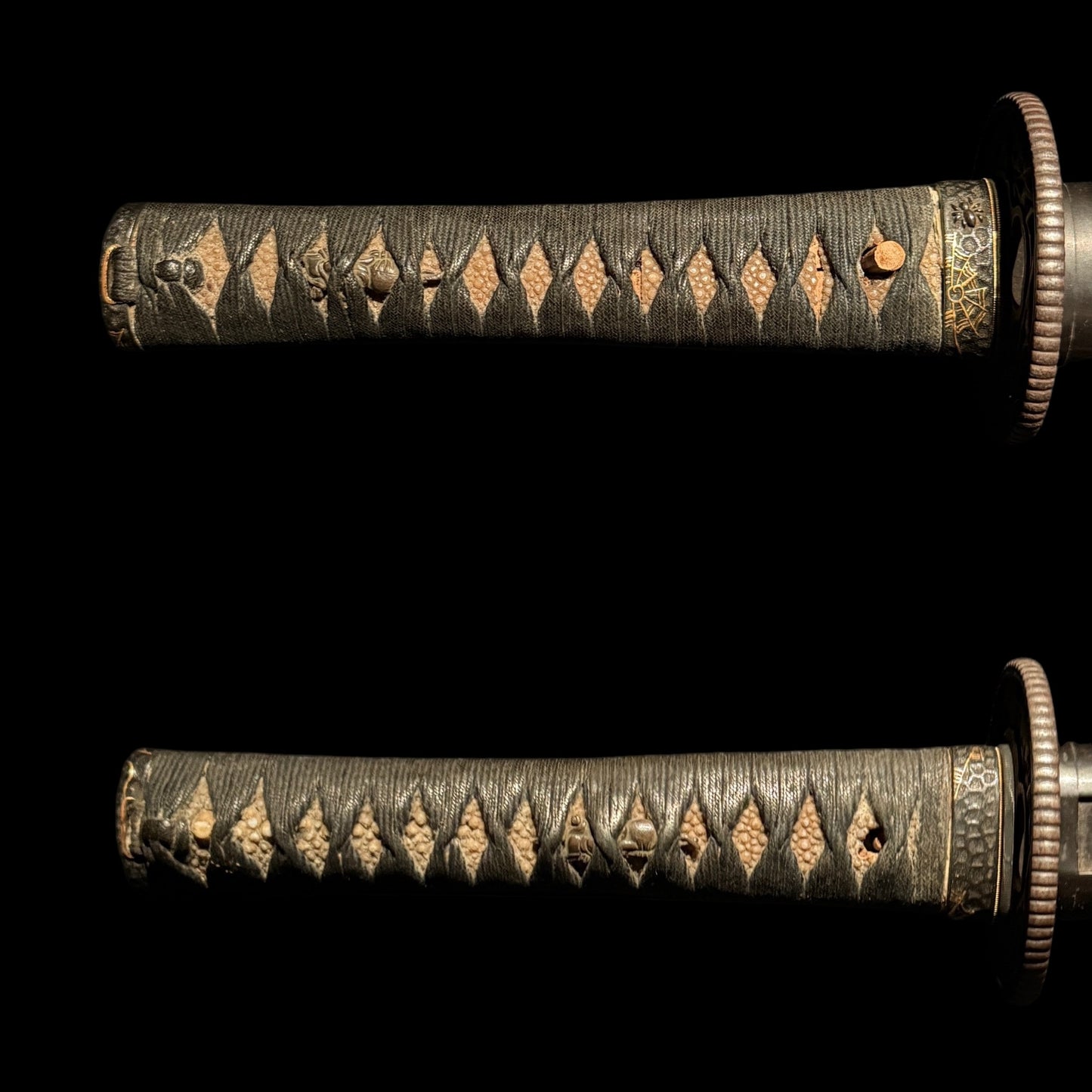 Spider Fuchikashira 蜘蛛縁頭 Long WAKIZASHI, Edo period mumei