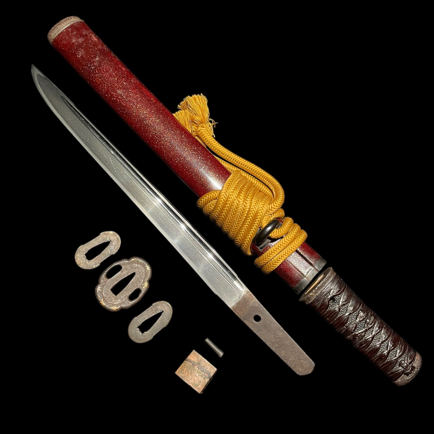 Masamehada 柾目肌 Red TANTO, Autumn leaves TSUBA, Muromachi period mumei