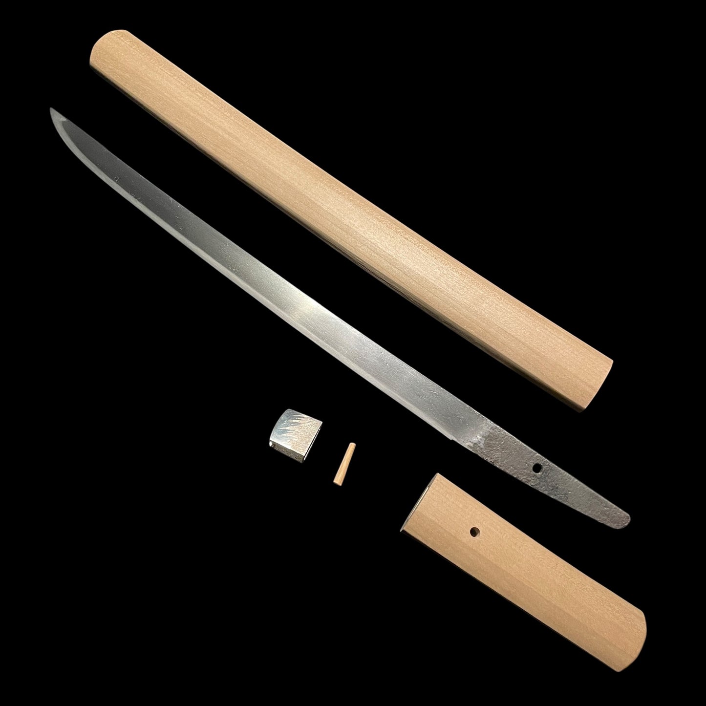 Fuyuhiro 冬広, Hadamono 肌物 Wakizashi, Muromachi period, NBTHK Certificate