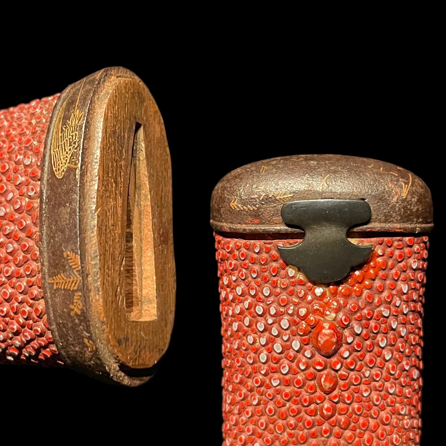 Red Tanto with Kozuka, Mouse Menuki, Masame-Hada 柾目肌 Edo period mumei