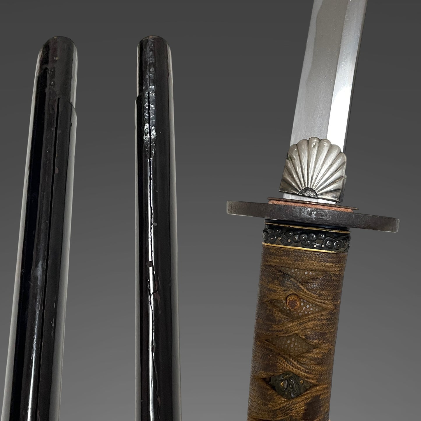 Pine needle Fuchikashira Long Wakizashi, Shishi Menuki, Muromachi period mumei