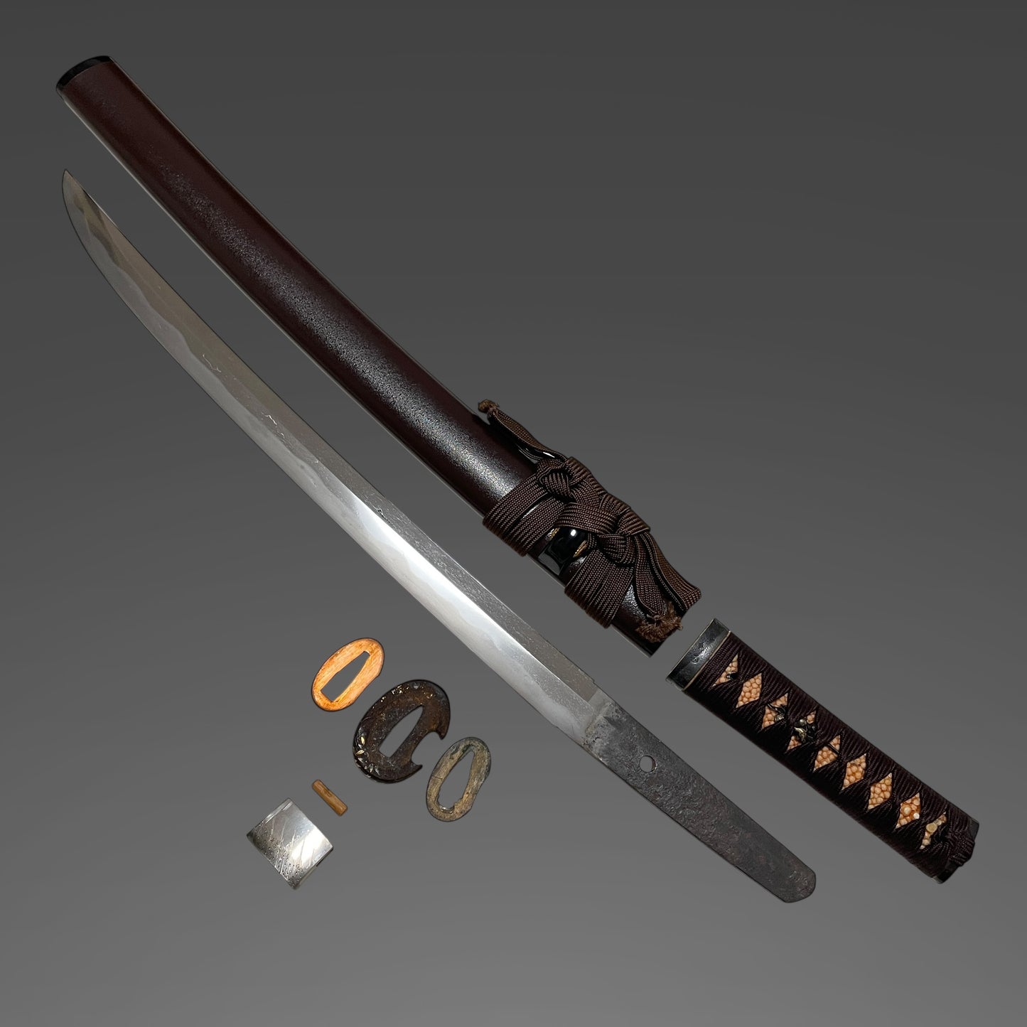 Shobuzukuri Wakizashi 菖蒲造脇差, Gold inlay Tsuba, Edo period mumei