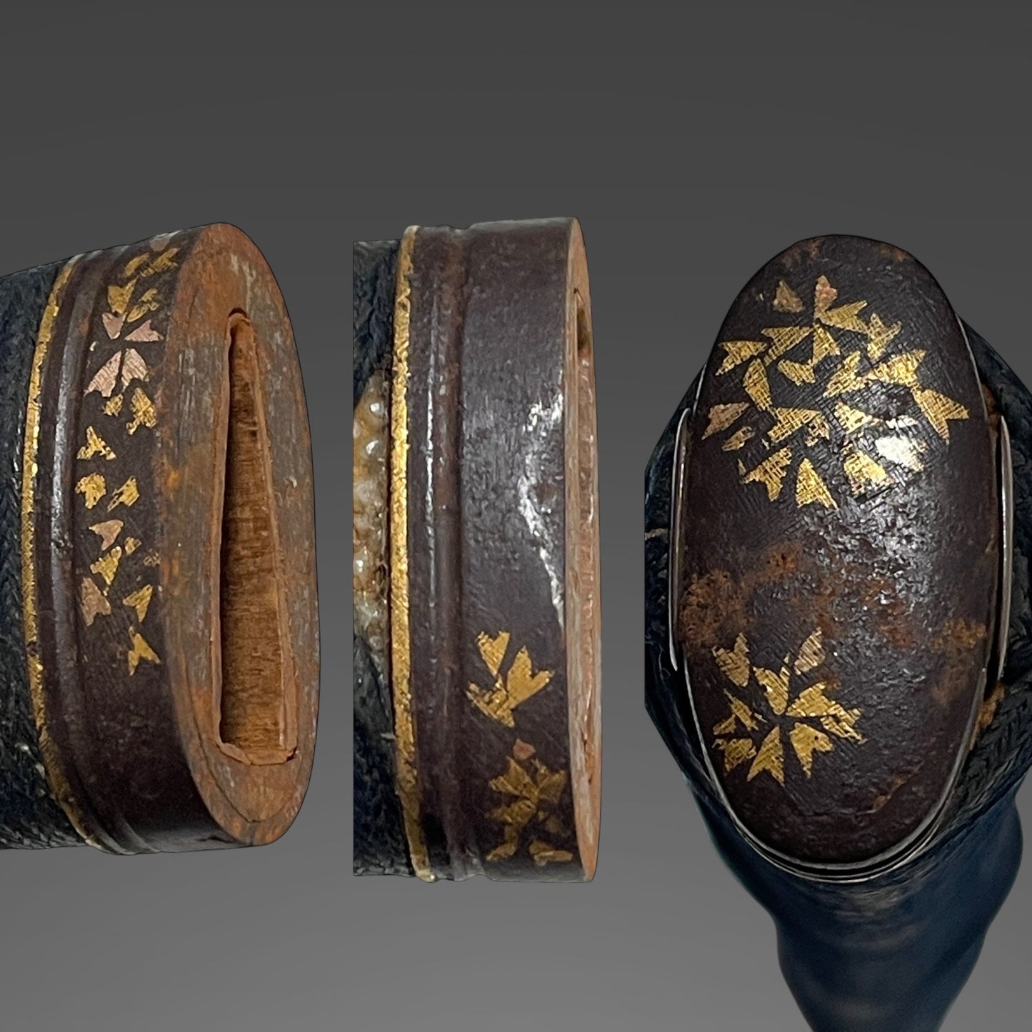 Long Black Wakizashi, Suguha 直刃, Gold inlay Fuchikashira, Edo period mumei