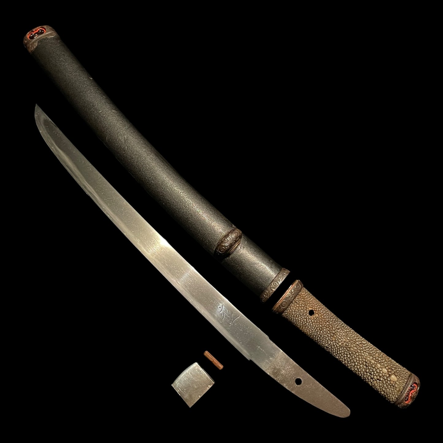 Aikuchi Koshirae Sunnobi-Tanto 合口拵寸延短刀, Bonji 梵字 blade, Edo period mumei