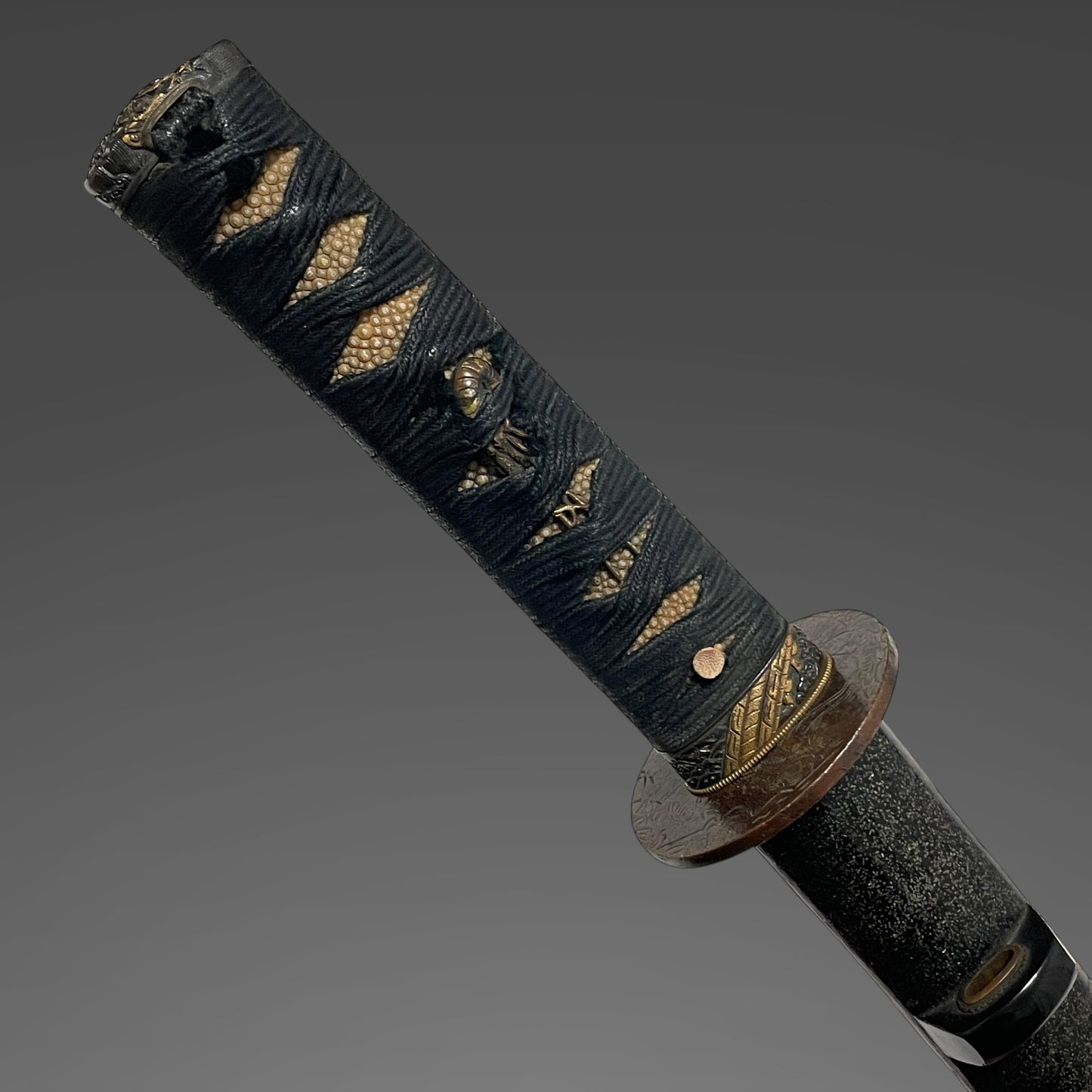 Samurai Fuchikashira 武者縁頭, Long Wakizashi, Suekoto 末古刀, Late Muromachi period