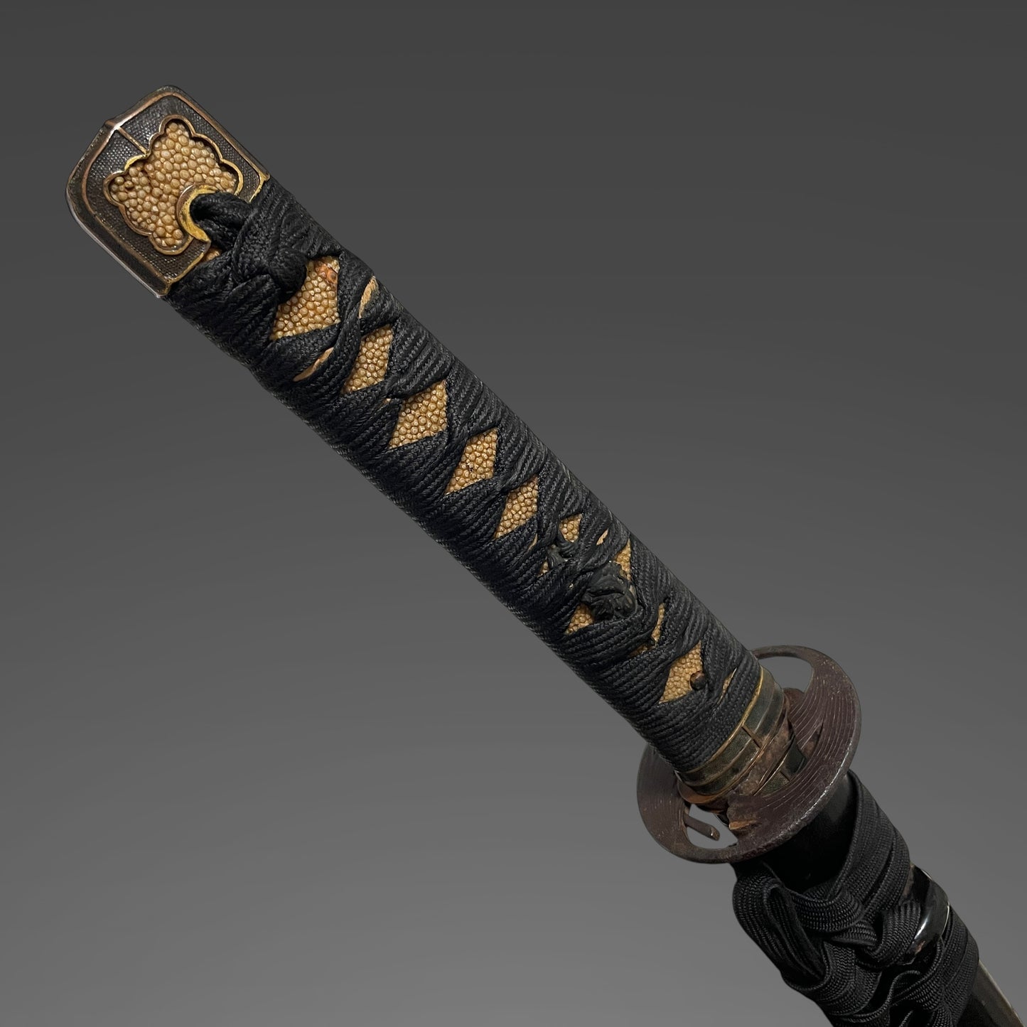 KAMAKURA period Tegai 手掻 Wakizashi, Handachi Koshirae, NBTHK Certificate, with Shirasaya