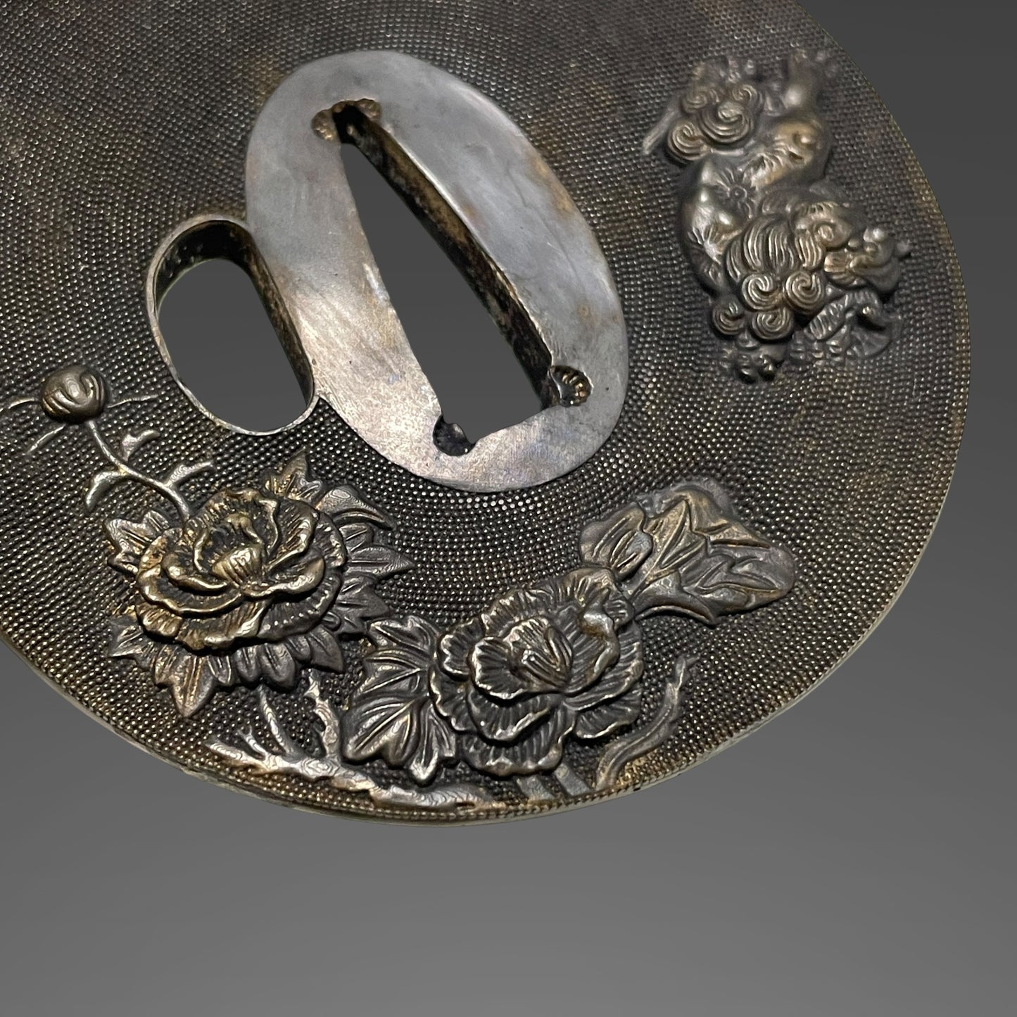 Katsushige 勝重 signed Long Wakizashi, Botanjishi Tsuba, Dragon Kozuka, Edo period