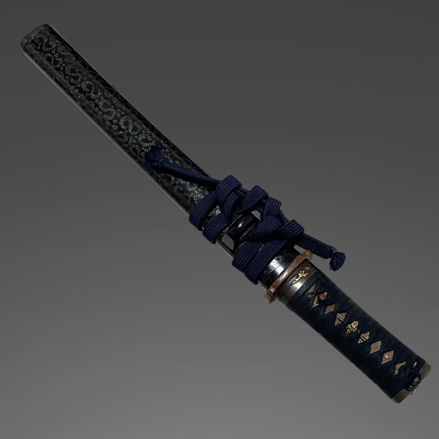 Kawarinuri-Saya 変塗鞘, Horse Fuchikashira TANTO, Edo period mumei