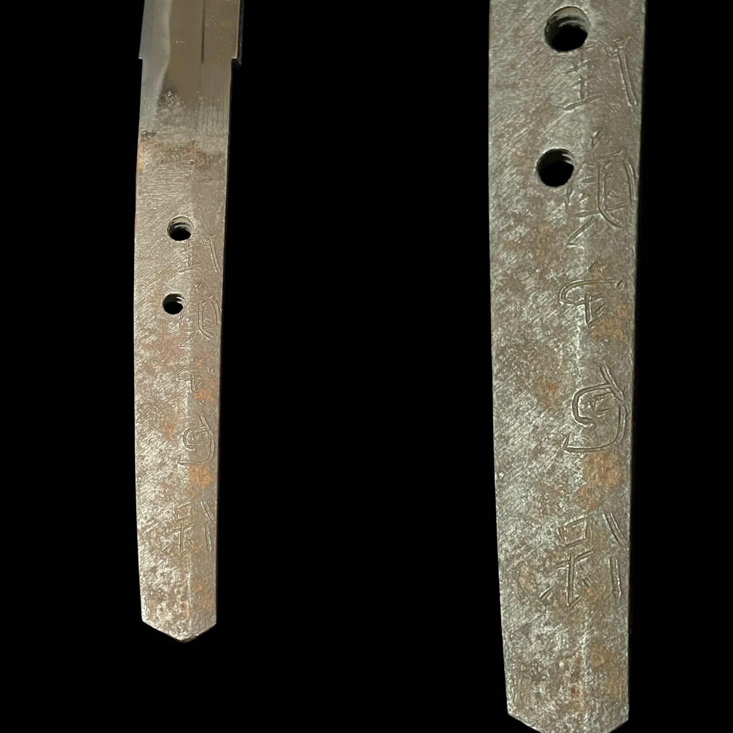 Mutsunokami Kaneyasu 陸奥守包保 (Hidarimutsu 左陸奥) signed Long Wakizashi, Early Edo period