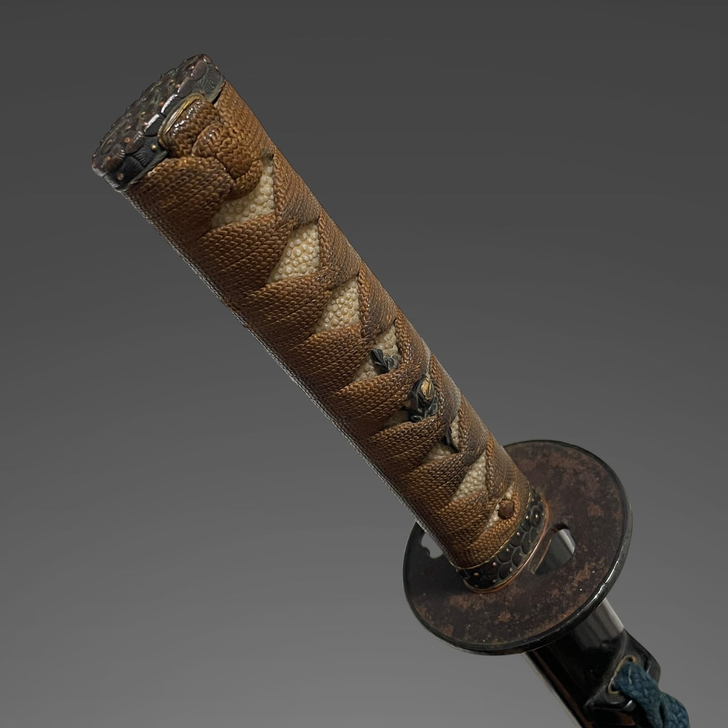 Tanbanokami Fujiwara Terukado 丹波守藤原照門 signed Wakizashi, Pine needles Fuchikashira