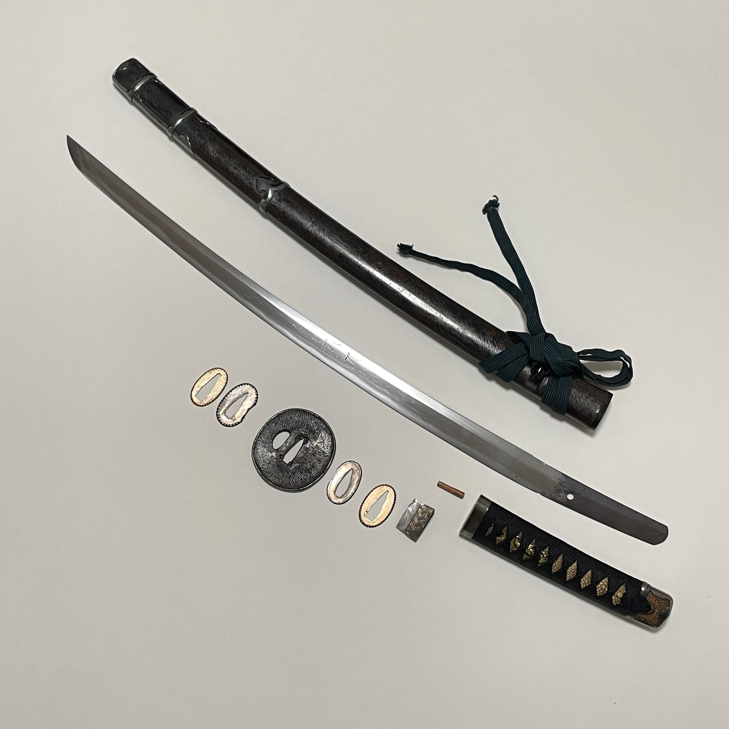 Handachi-Koshirae 半太刀拵 Wakizashi, Silver Fittings, Bonji 梵字 blade