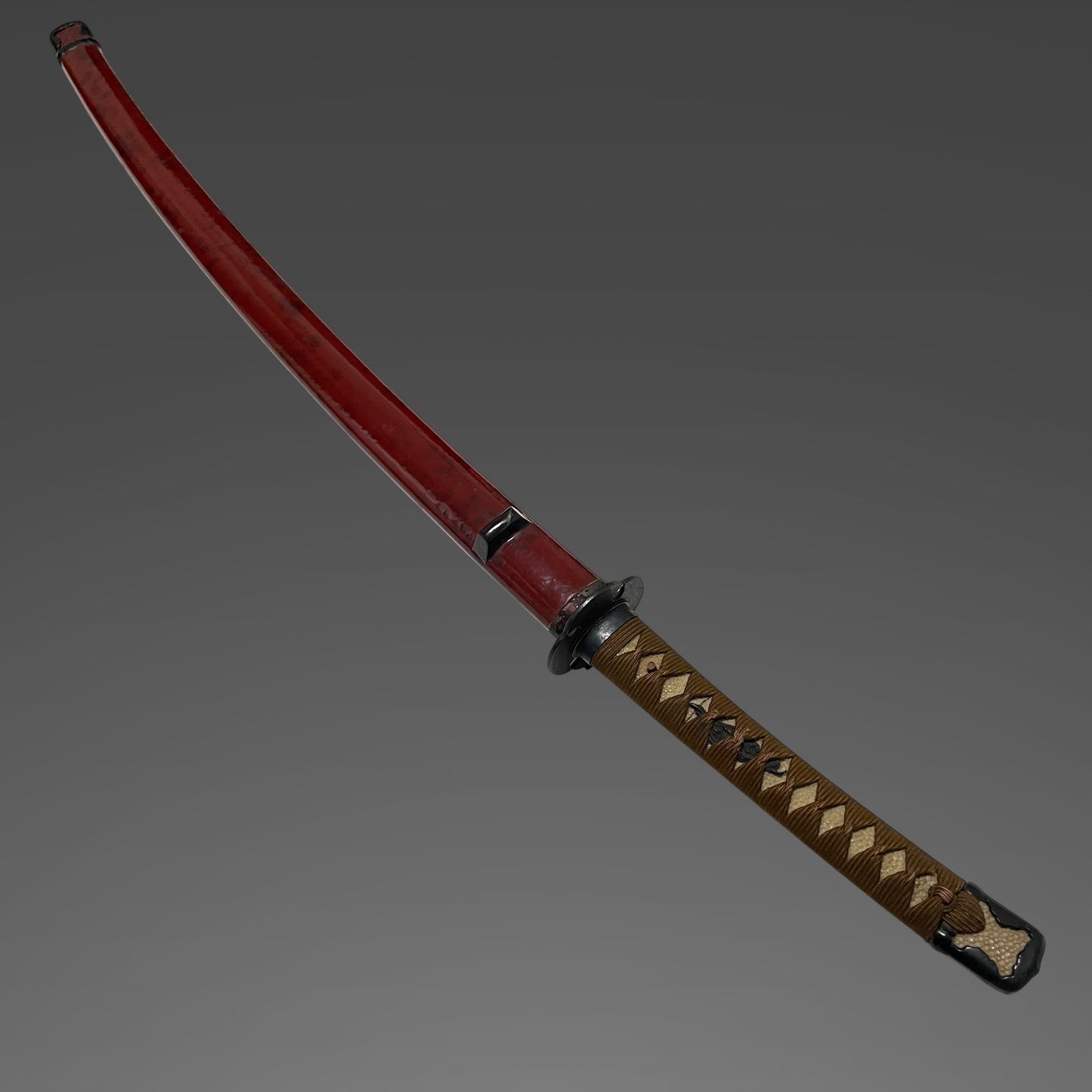 Red Handachi-Koshirae Wakizashi, Noshusekiju Kaneyoshi 濃州関住兼義 signed, Showa period
