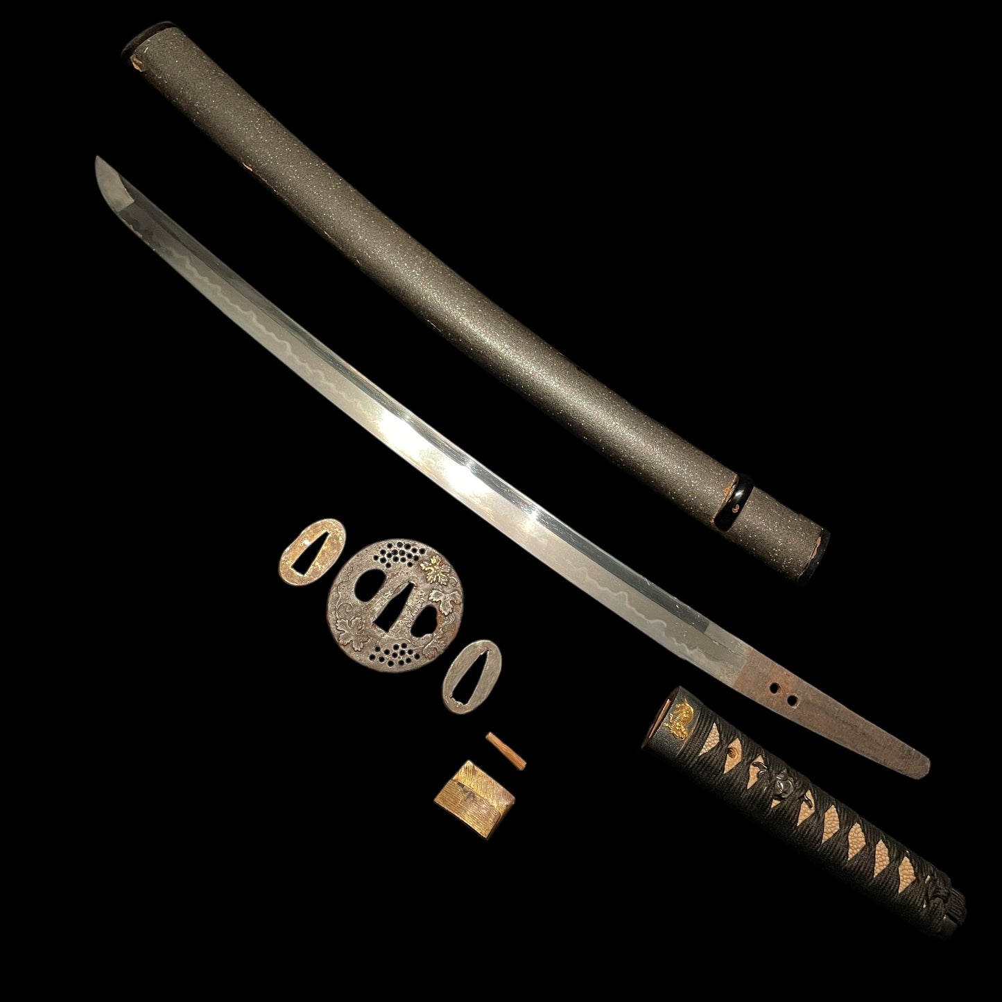 Goat Fuchi and Signed Tsuba WAKIZASHI, Tsuzumi 鼓 Menuki, Edo period mumei