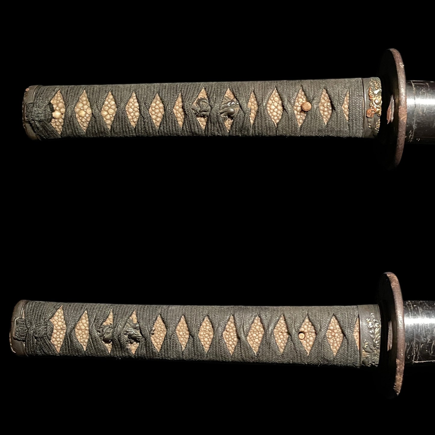 Black KATANA, Yamashirokoku Fushimiju Kaneie signed Tsuba,Dragon Menuki