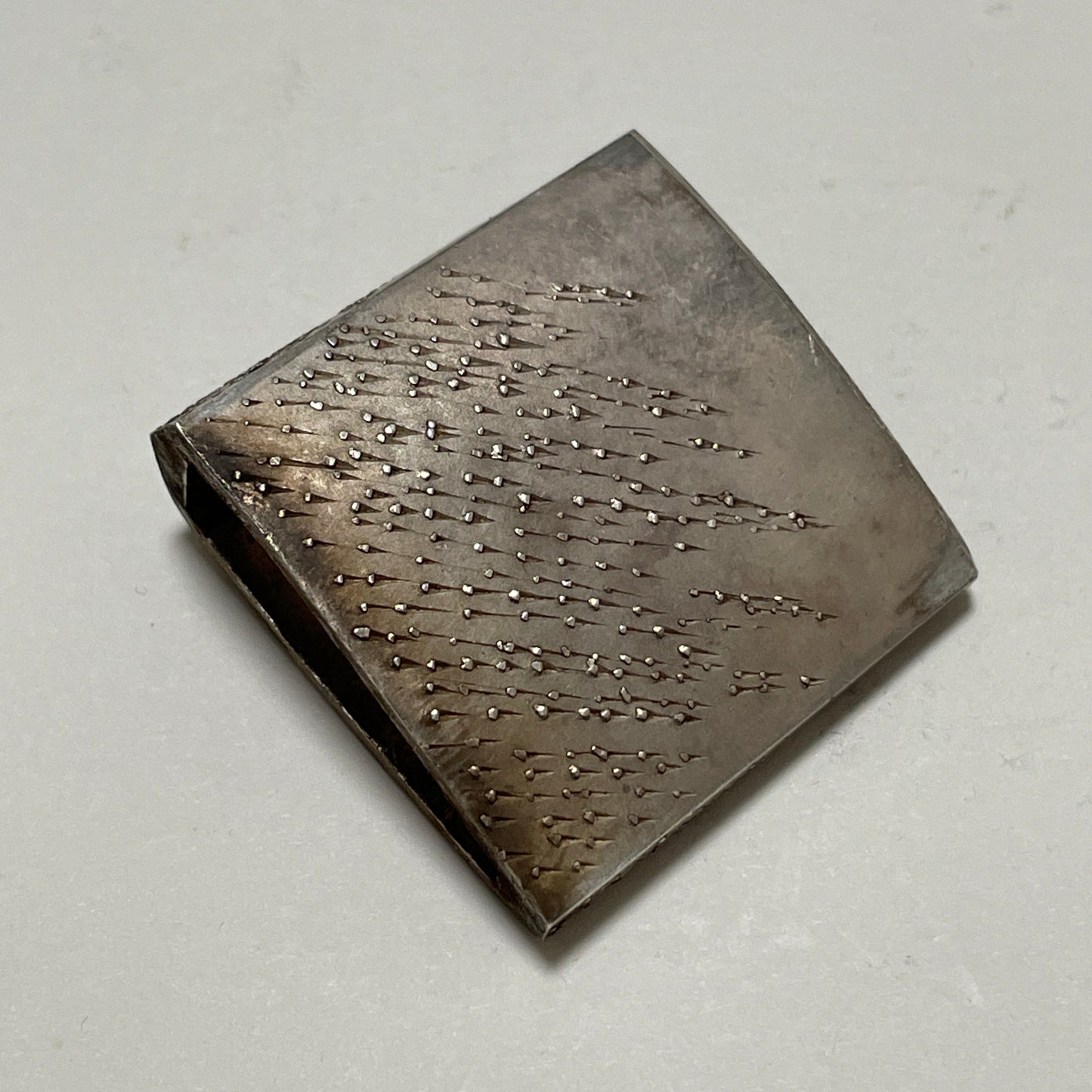 Daruma Fitting KATANA, Shell Tsuba, Gunome-Hamon, Edo period mumei