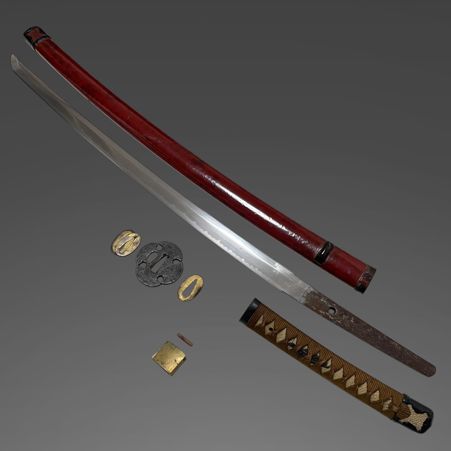 Red Handachi-Koshirae Wakizashi, Noshusekiju Kaneyoshi 濃州関住兼義 signed, Showa period